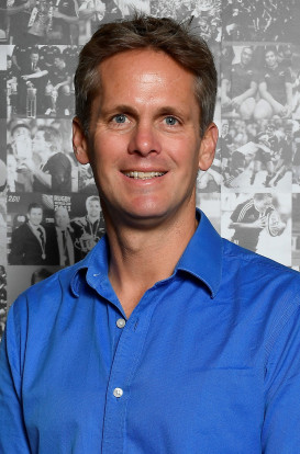 Head and shoulders image of Richard Thomas